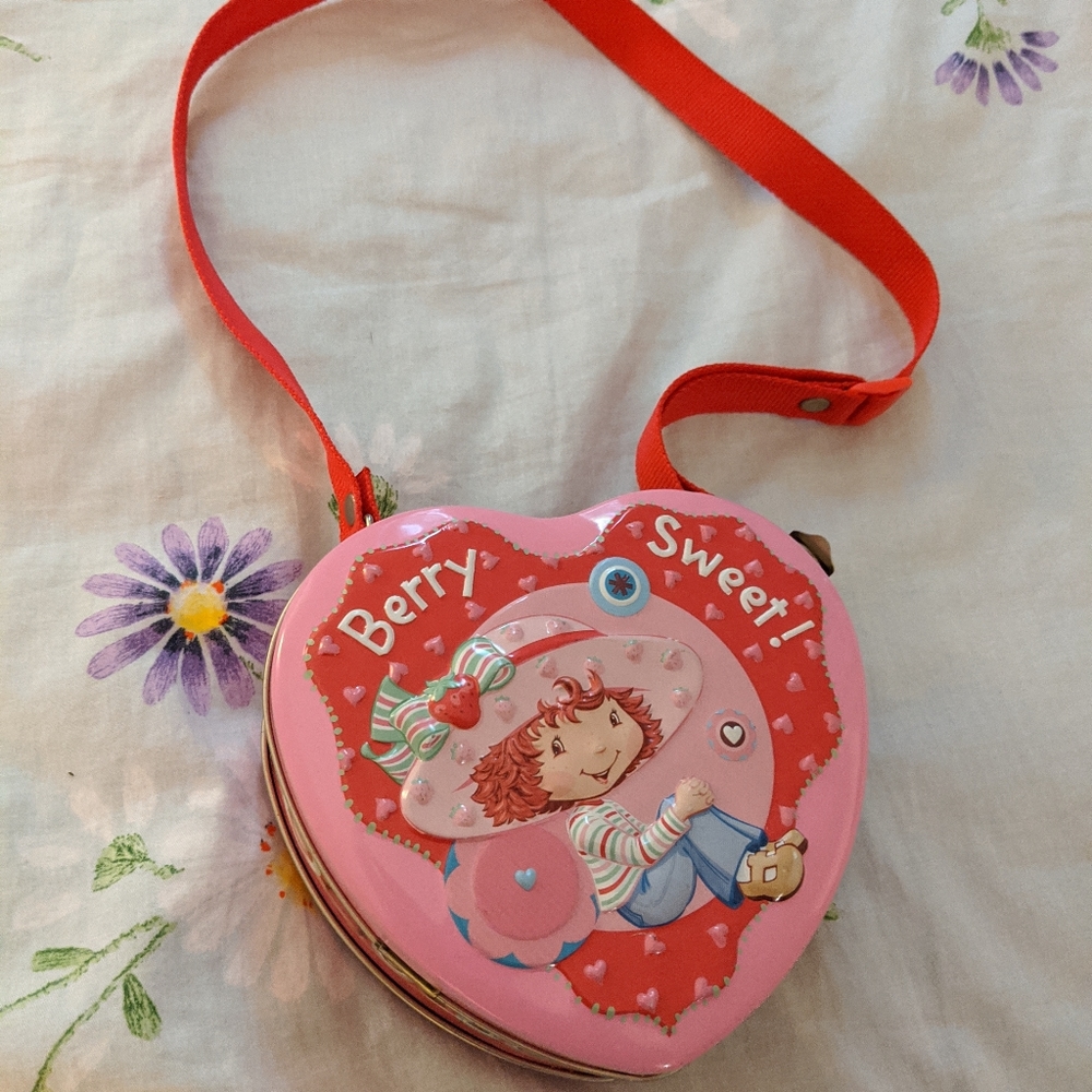 Strawberry Shortcake Y2K Tin Heart Shaped Purse